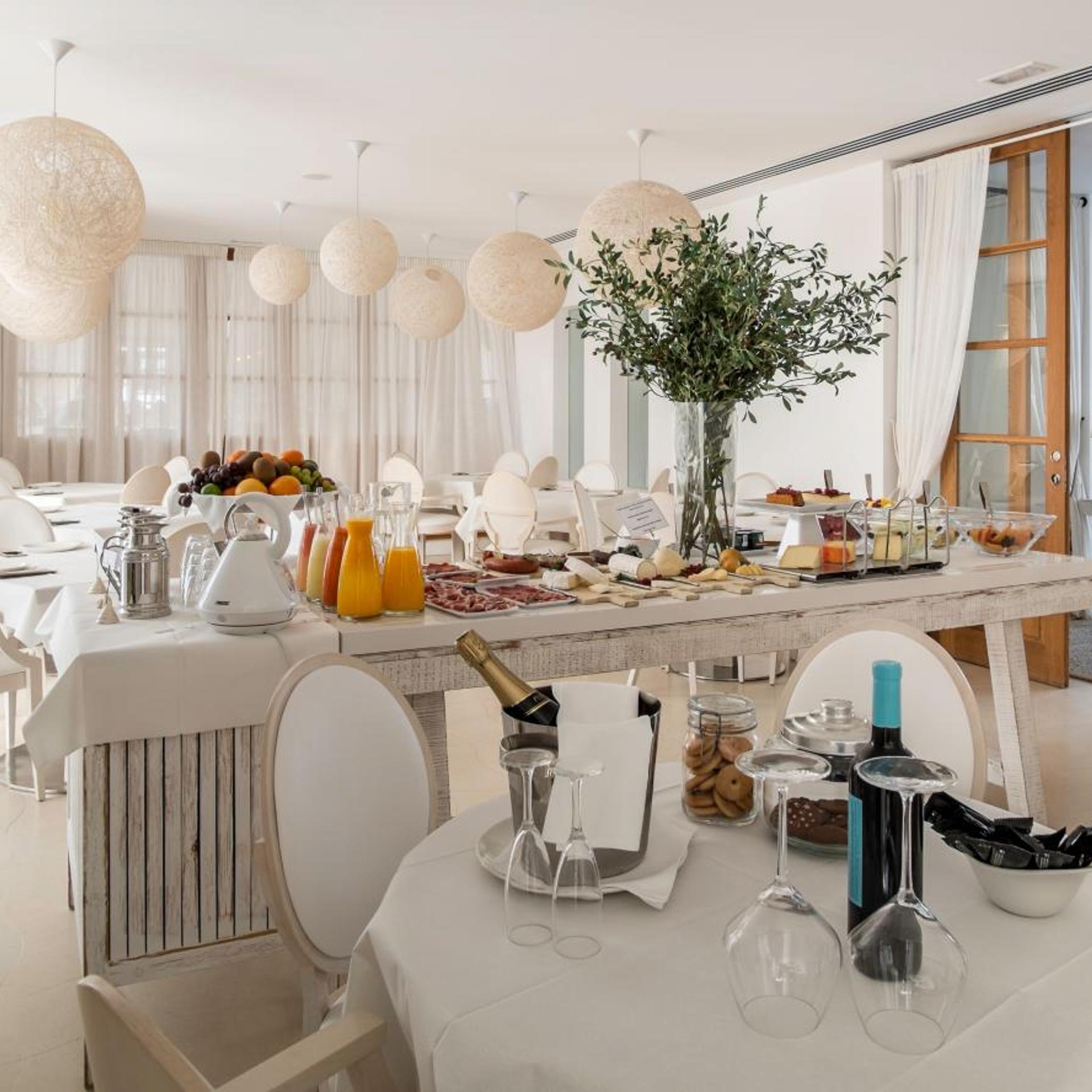 Hotel Es Mares 50/56