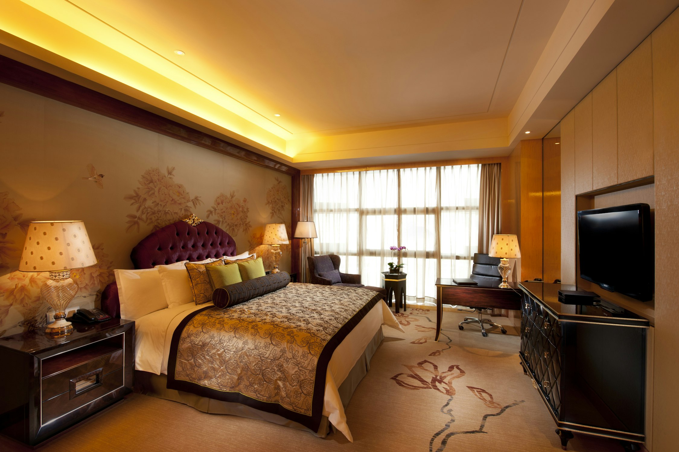 Grand, Suite