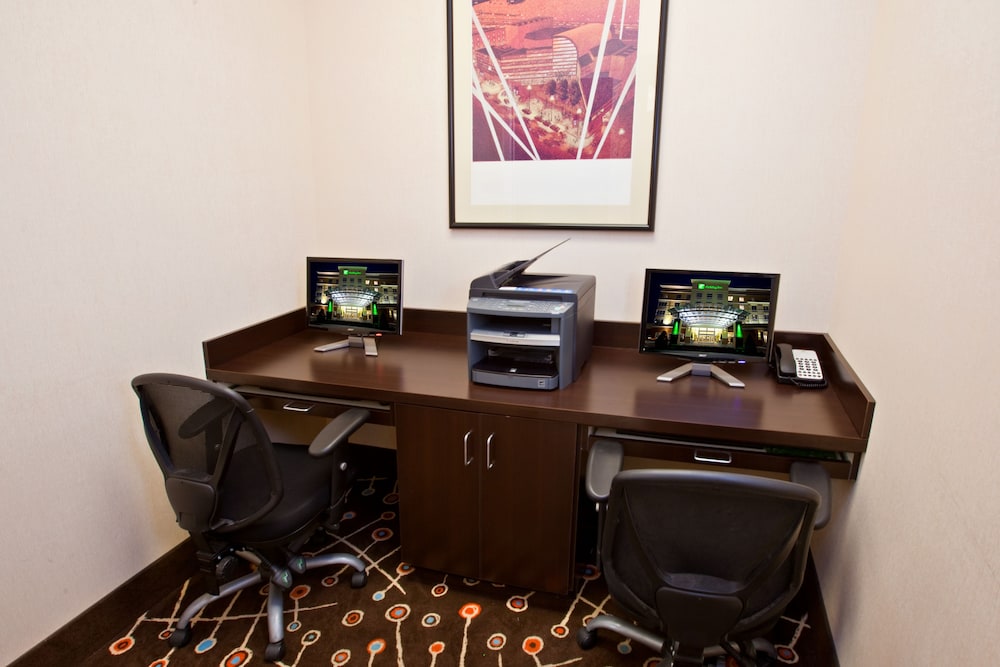 Holiday Inn Louisville Airport - Fair/Expo 51/57