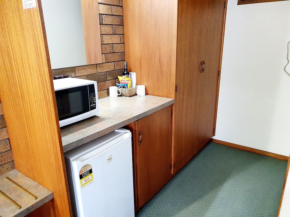 Golden Grain Motor Inn 45/54