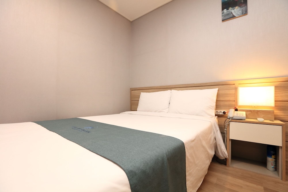 Deluxe, Double Bed, Mountain and Ocean View, Ilchulbong View