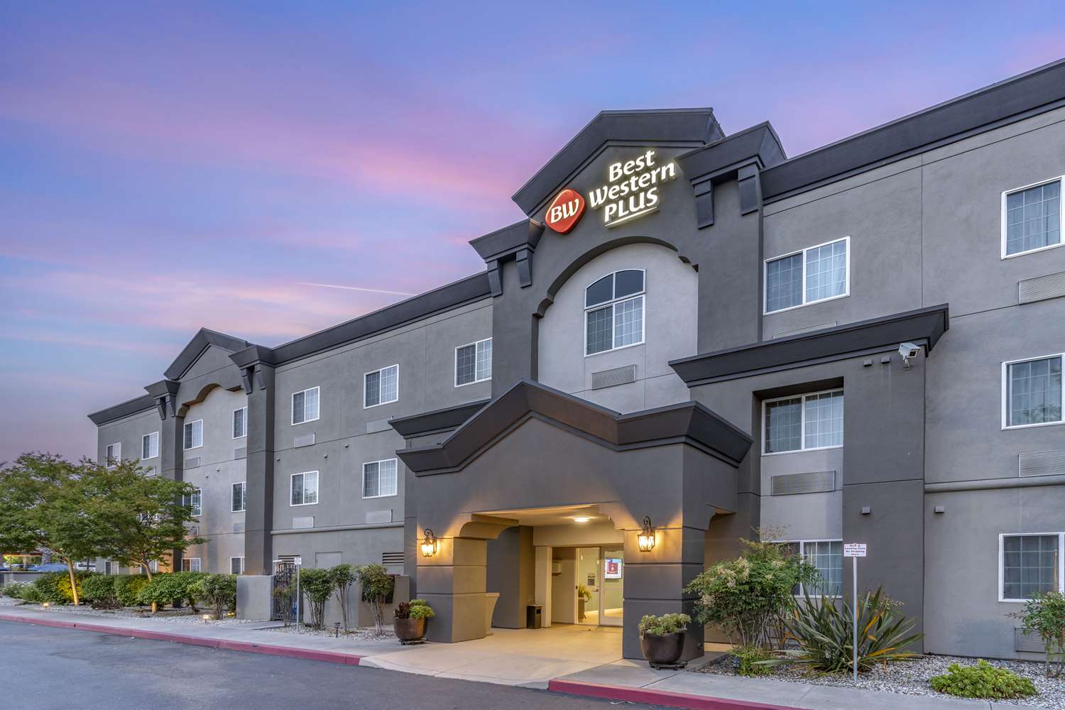 Best Western Plus Vineyard Inn 2/45
