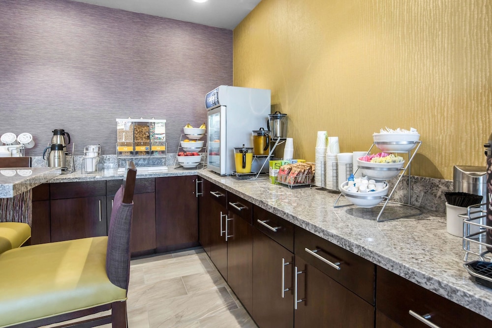 Comfort Inn & Suites Lovington, NM 28/39