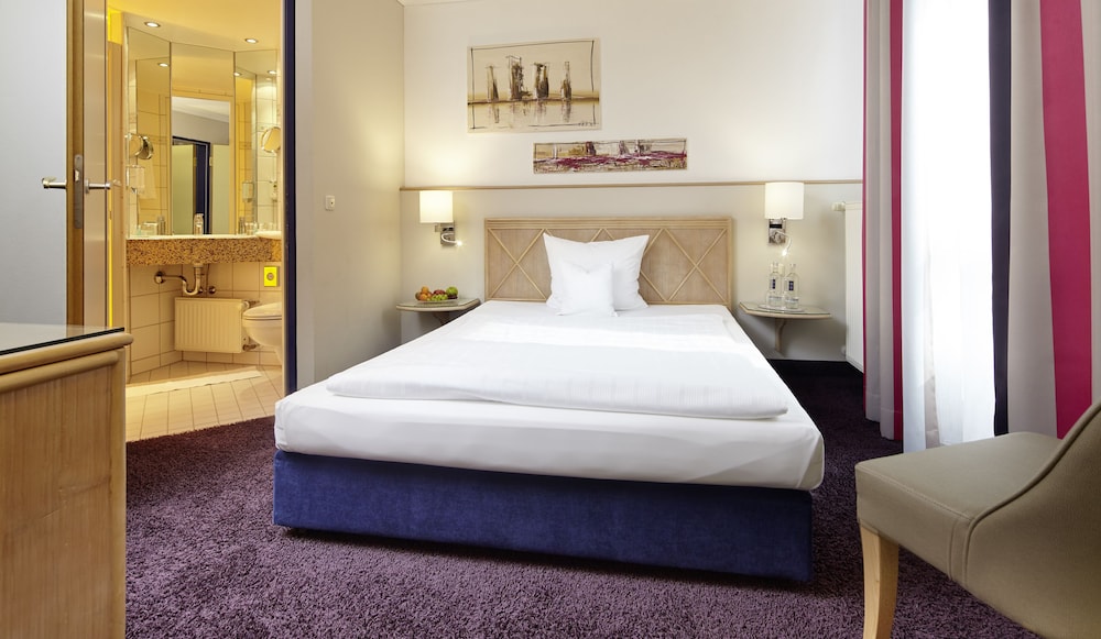 Parkhotel Weiskirchen 18/50