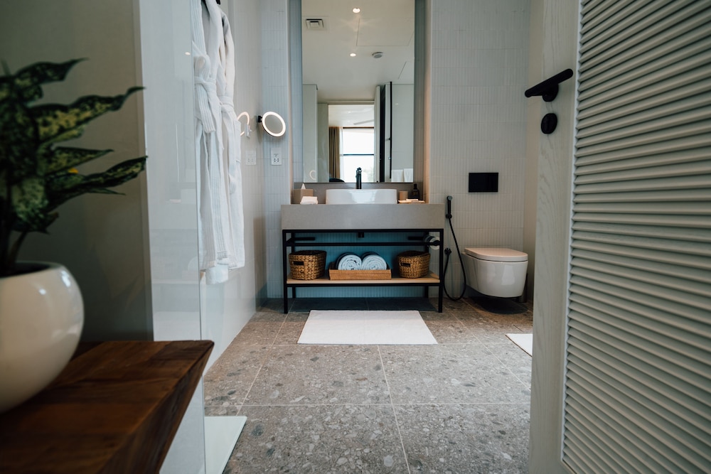 Bab Al Nojoum Hudayriyat Villas 61/62
