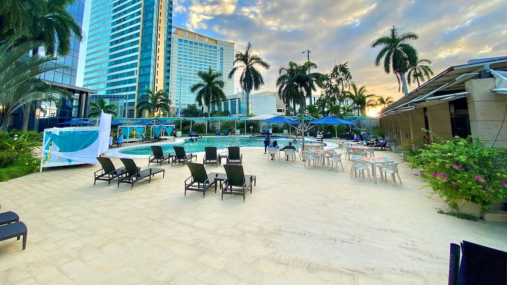 Radisson Hotel Trinidad 42/49