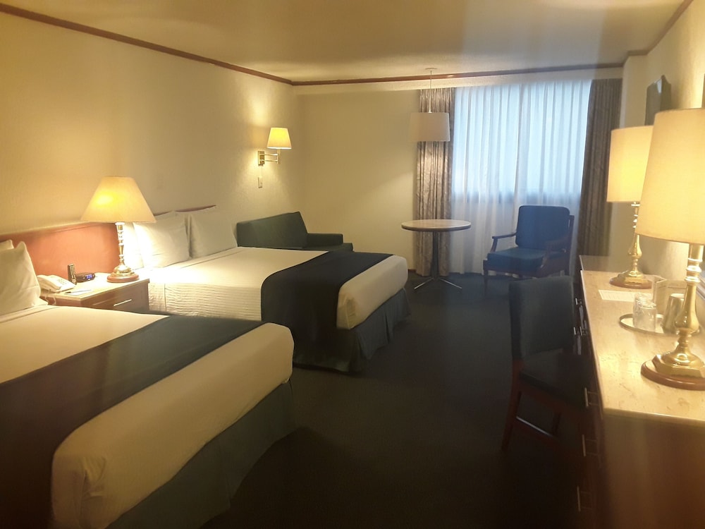Bristol Hotel 14/62