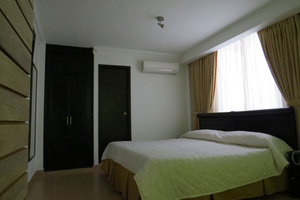 Hotel Leon Dorado 8/27