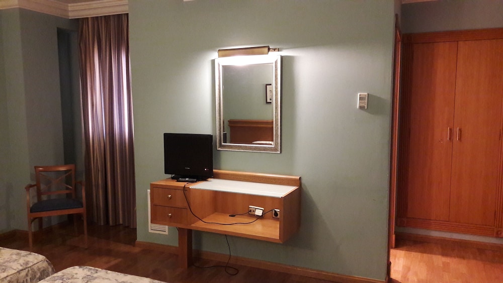 Hotel Juan Carlos I 36/63