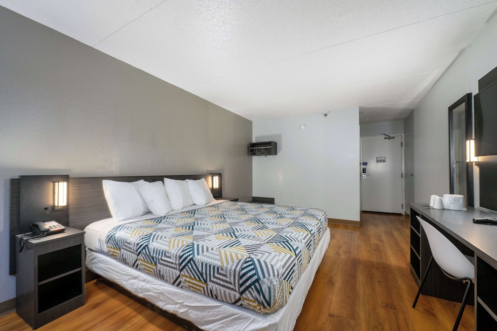 Motel6 Branford, CT - New Haven 16/58