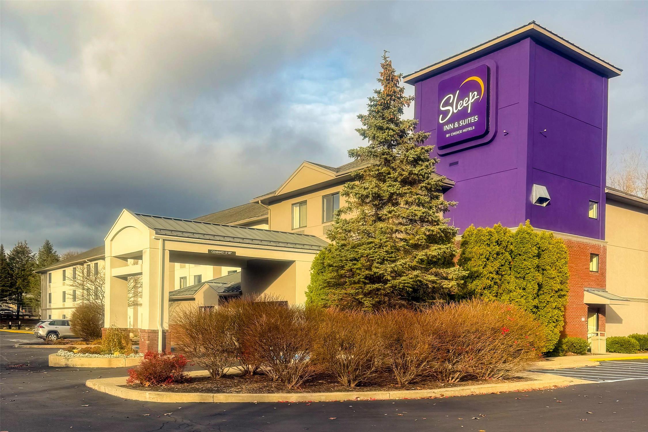 Sleep Inn & Suites Queensbury - Lake George 1/19