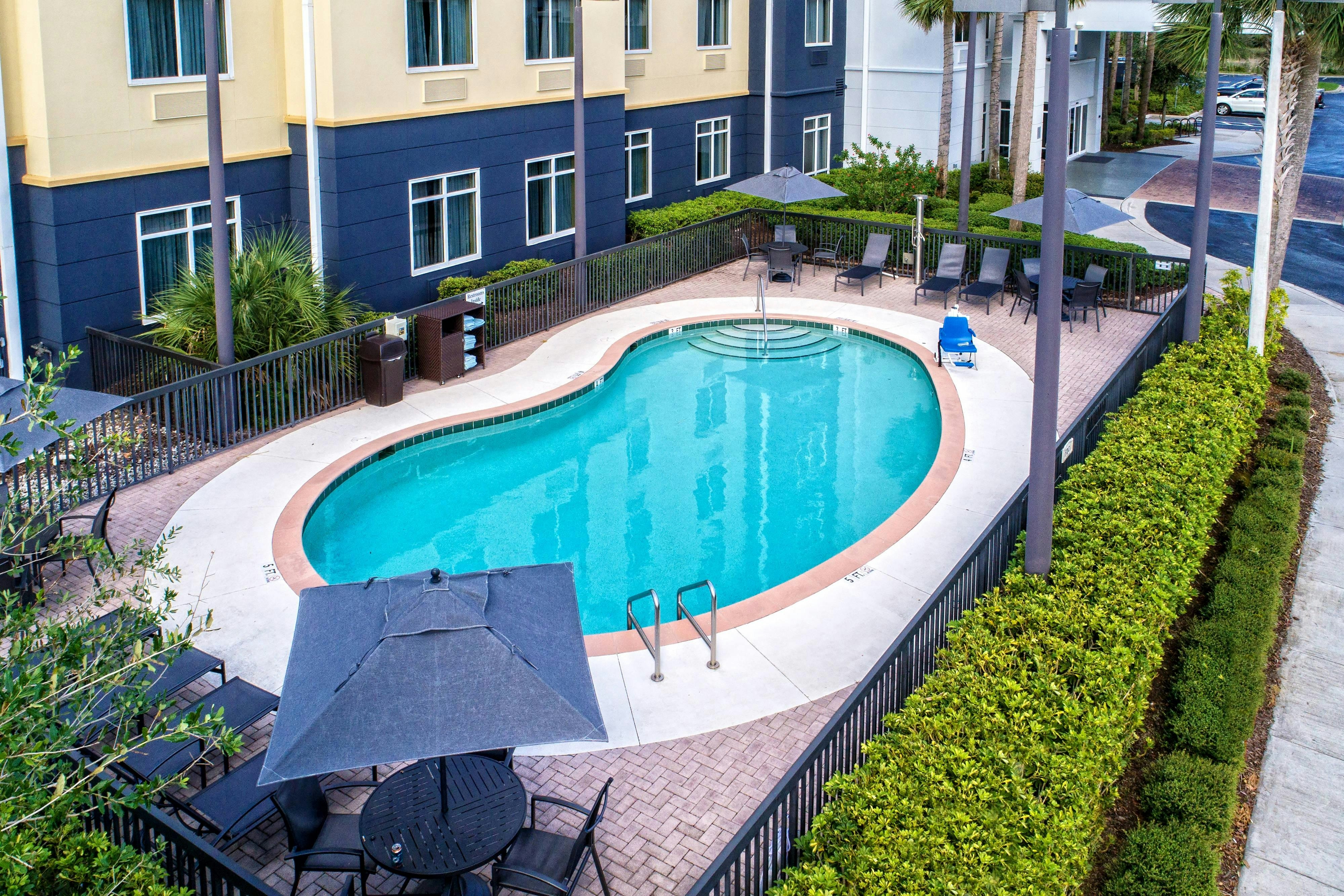 Fairfield Inn Suites By Marriott Naples 17/18