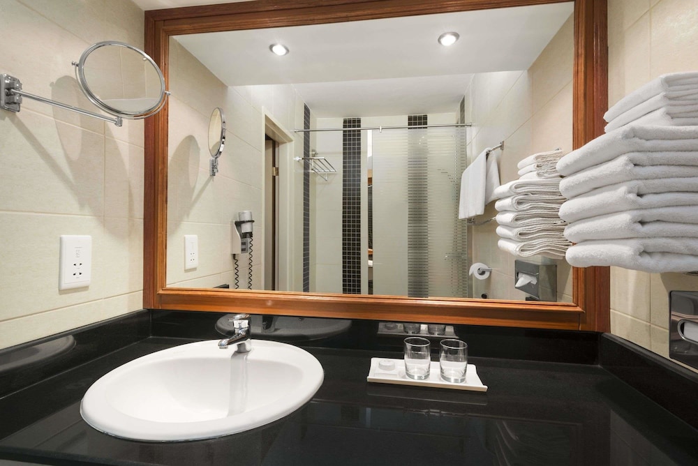 Ramada by Wyndham Bahrain 13/43