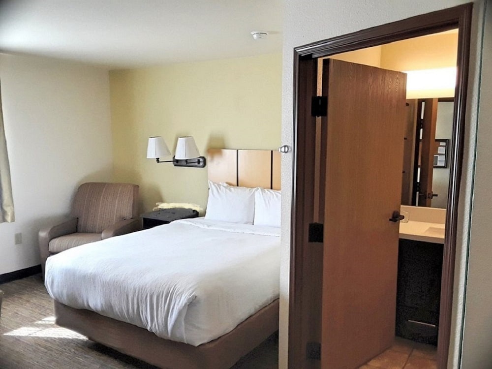 Candlewood Suites Tulsa 15/54