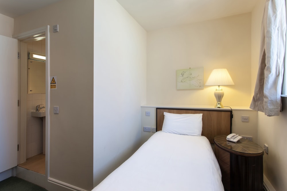 Scarisbrick Hotel Southport 35/63