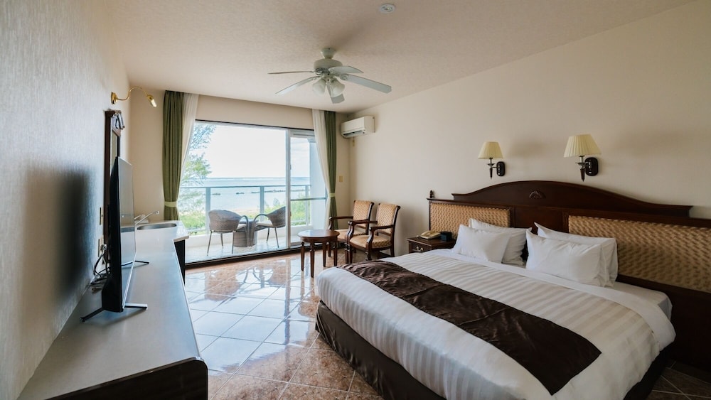 STANDARD, KING BED, OCEAN VIEW, BALCONY