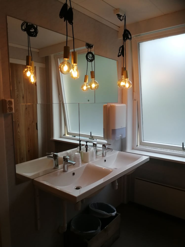 Trolltunga Hotel 42/43