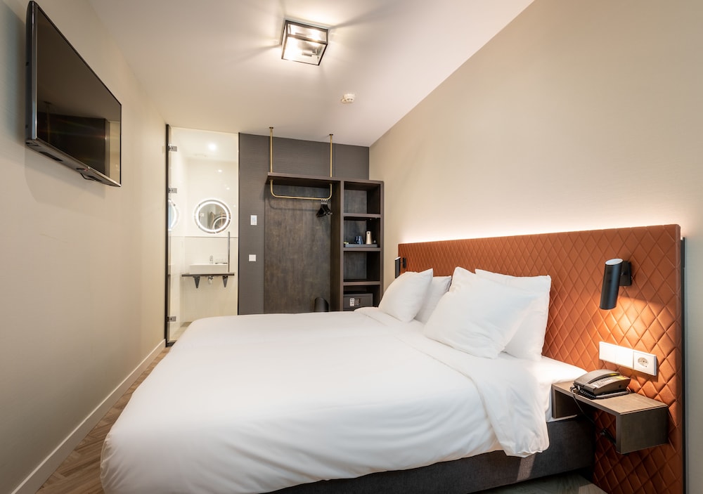 Hotel New Kit 21/59