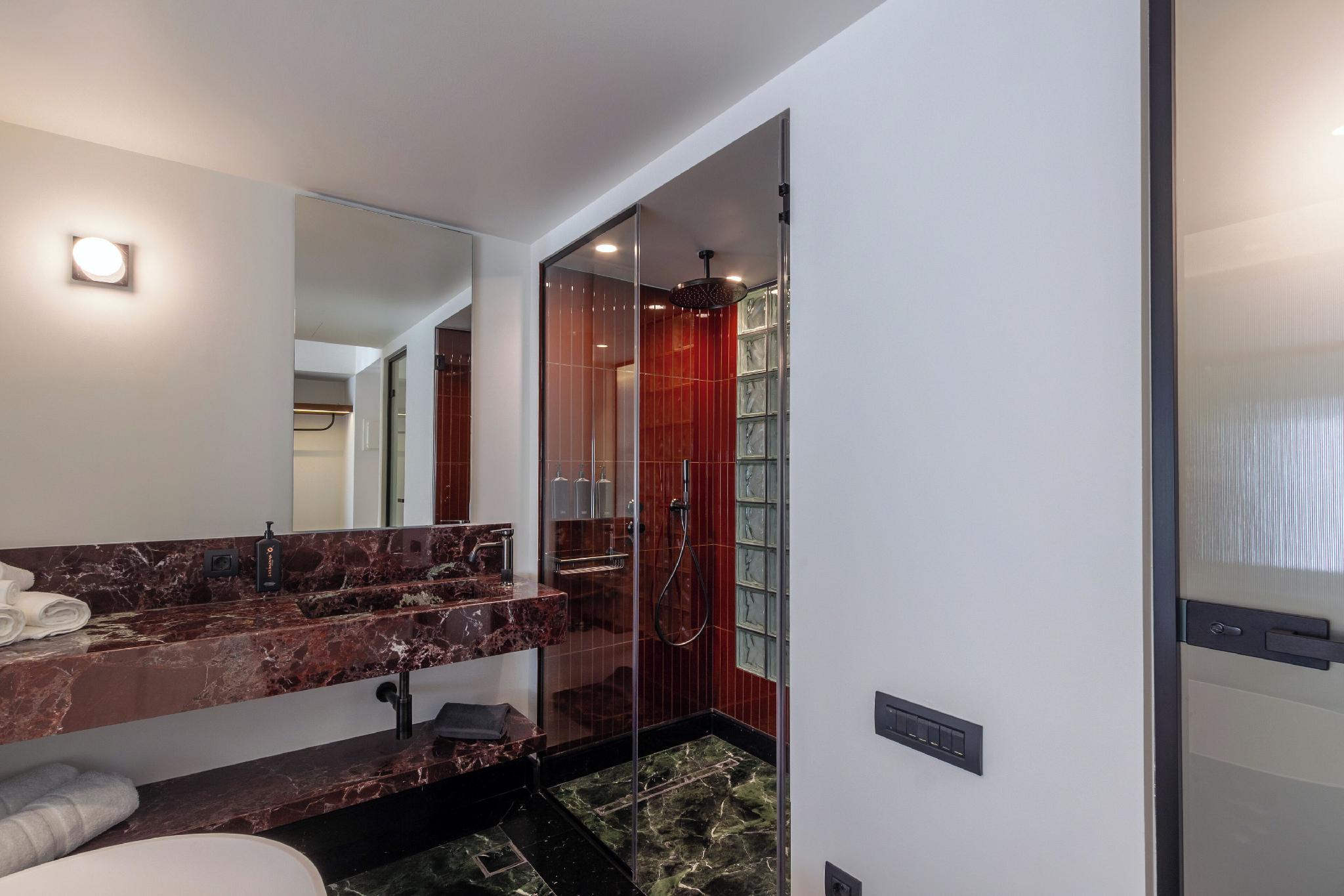 L'Avventura Suites 15/17