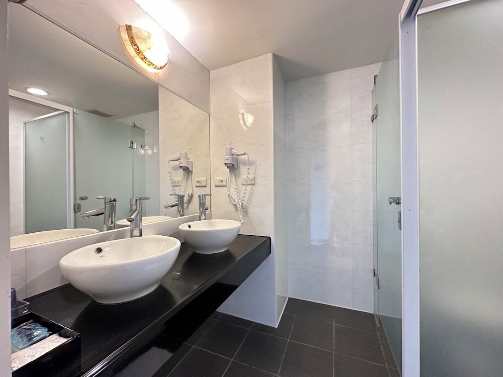 Chientan Youth Hotel 36/42