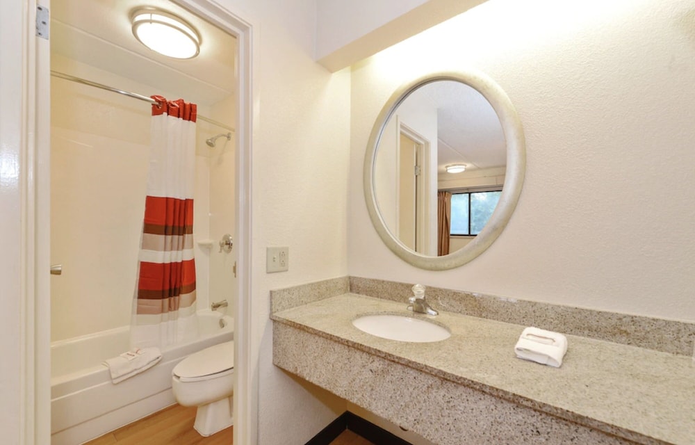 FairBridge Inn Express Baton Rouge 23/26