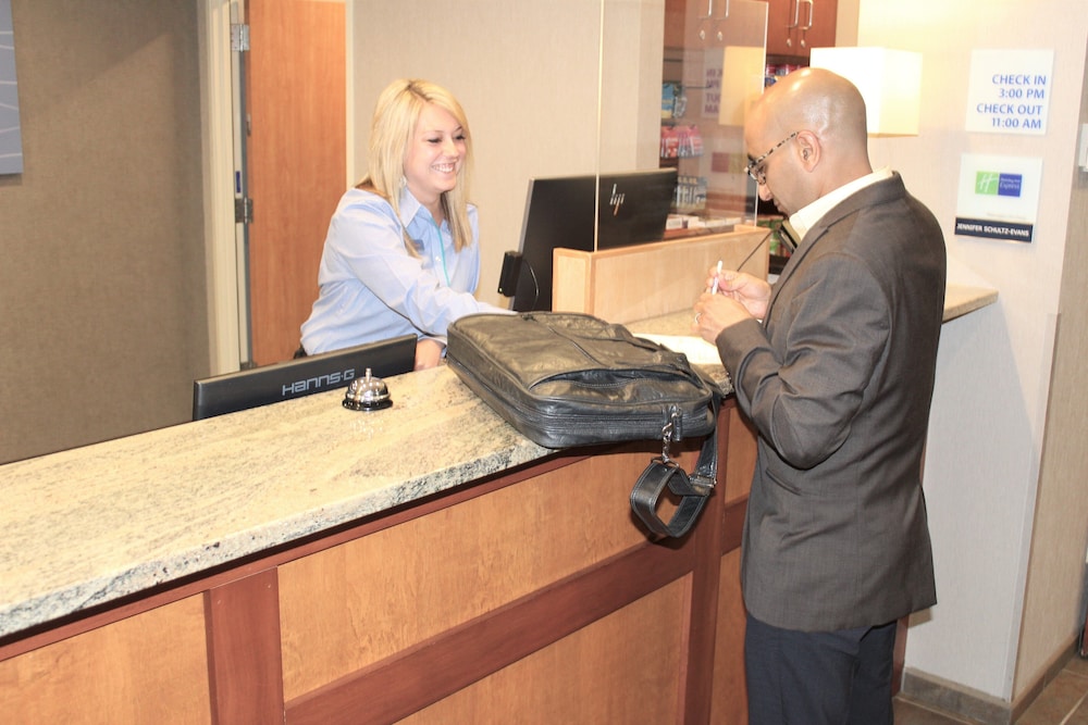 Holiday Inn Express Hotel Suites Cheney University Area 34/58