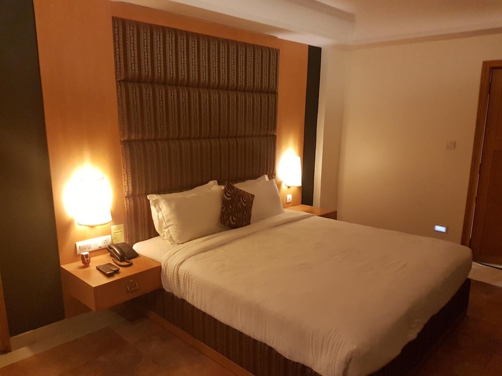 THE CLASSIK FORT HOTEL 12/42