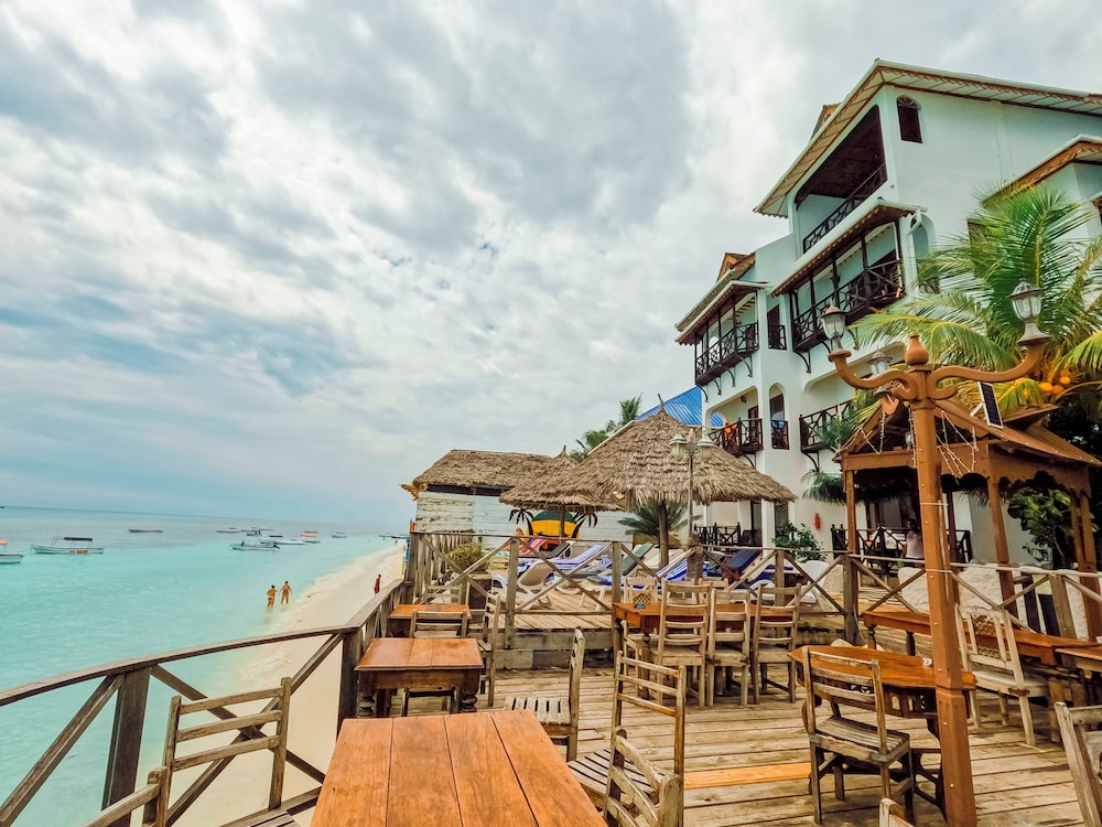 Langi Langi Beach Bungalows 38/47