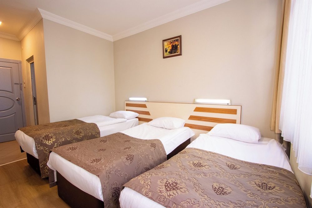Tac Hotel 18/50