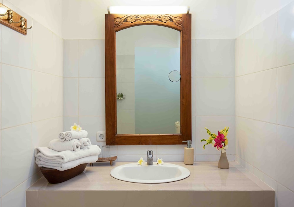Alam Anda Ocean Front Resort And Spa 43/50
