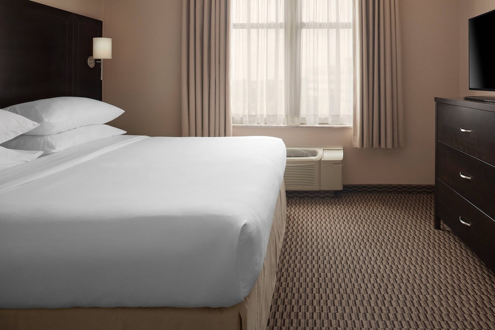 Delta Hotels by Marriott Guelph Conference Centre 7/39