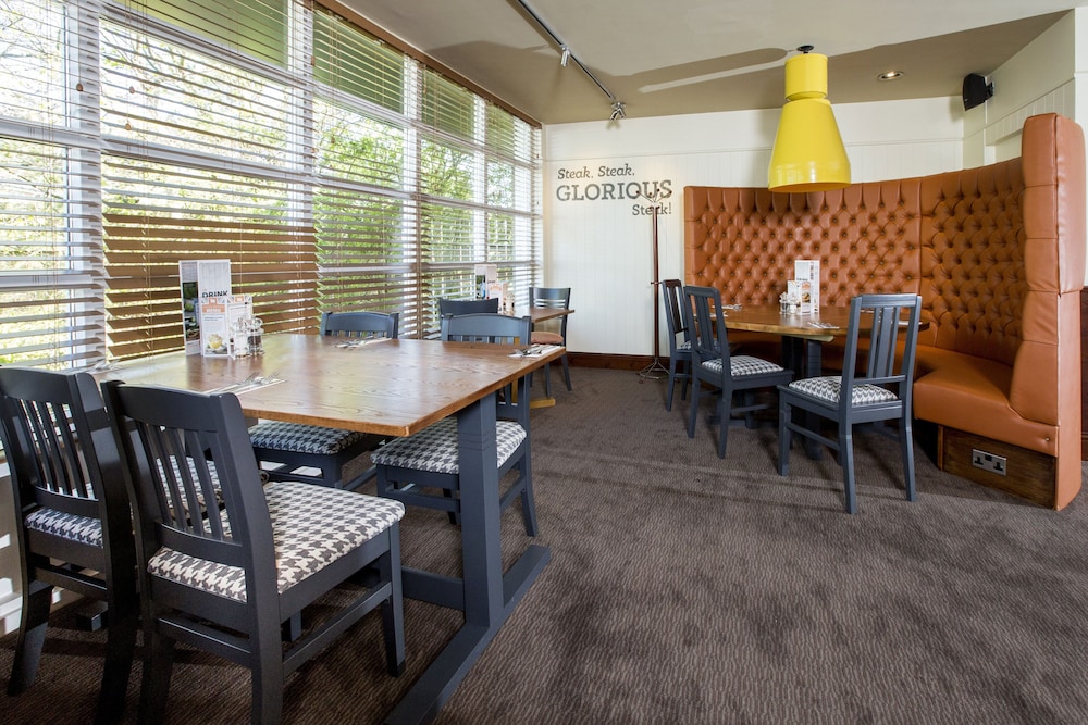 Premier Inn Leeds / Bradford Airport 24/41