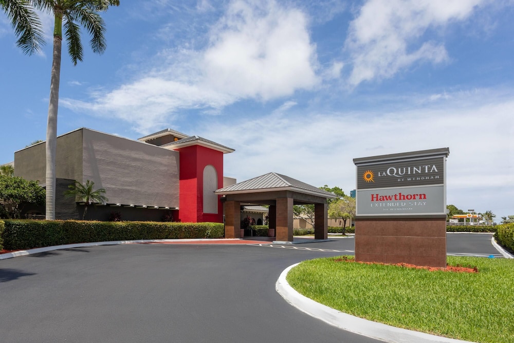 Hawthorn Extended Stay by Wyndham Ft Lauderdale Cypress Crk 39/46