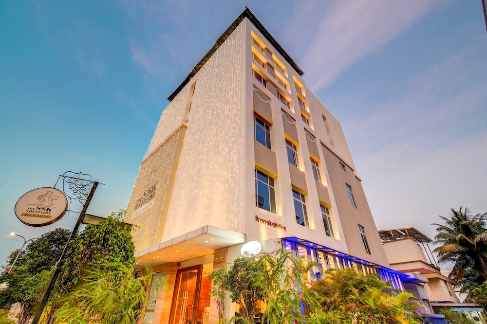 The Ssk Solitaire Hotel & Banquets 4/50