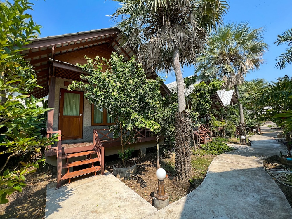 Baan Siriporn Resort 66/68