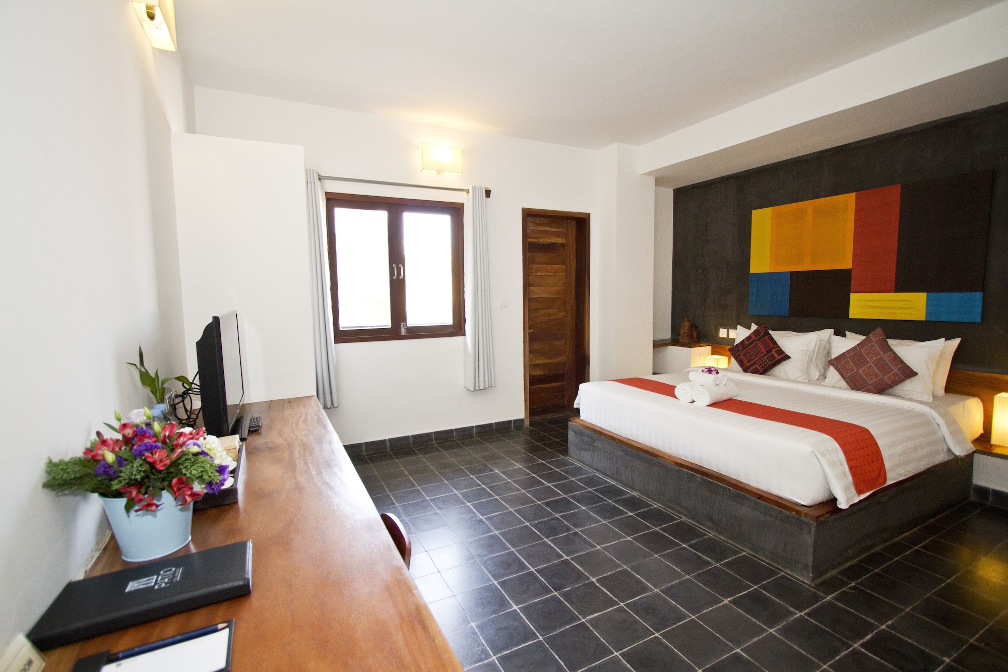 DELUXE, DOUBLE BED