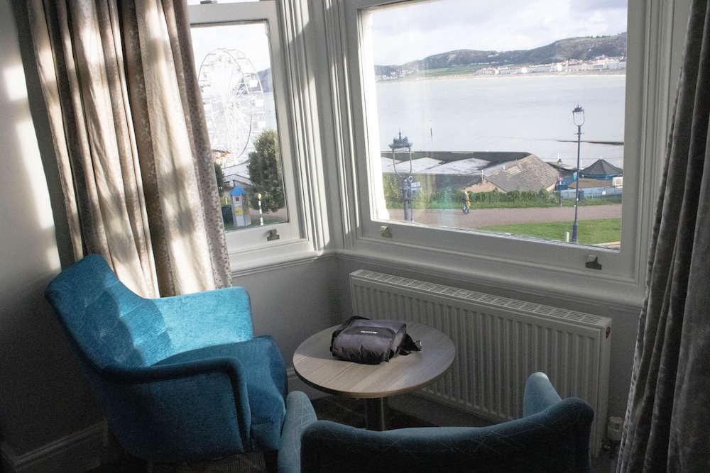 Belmont Llandudno 34/44