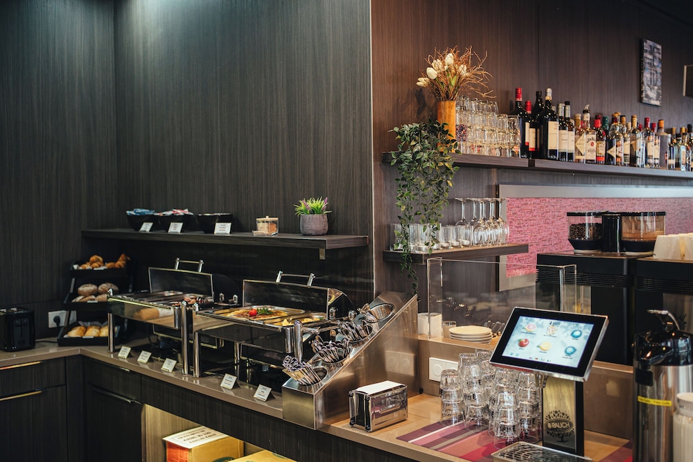 Homaris West Side - Self Check-In 137/144