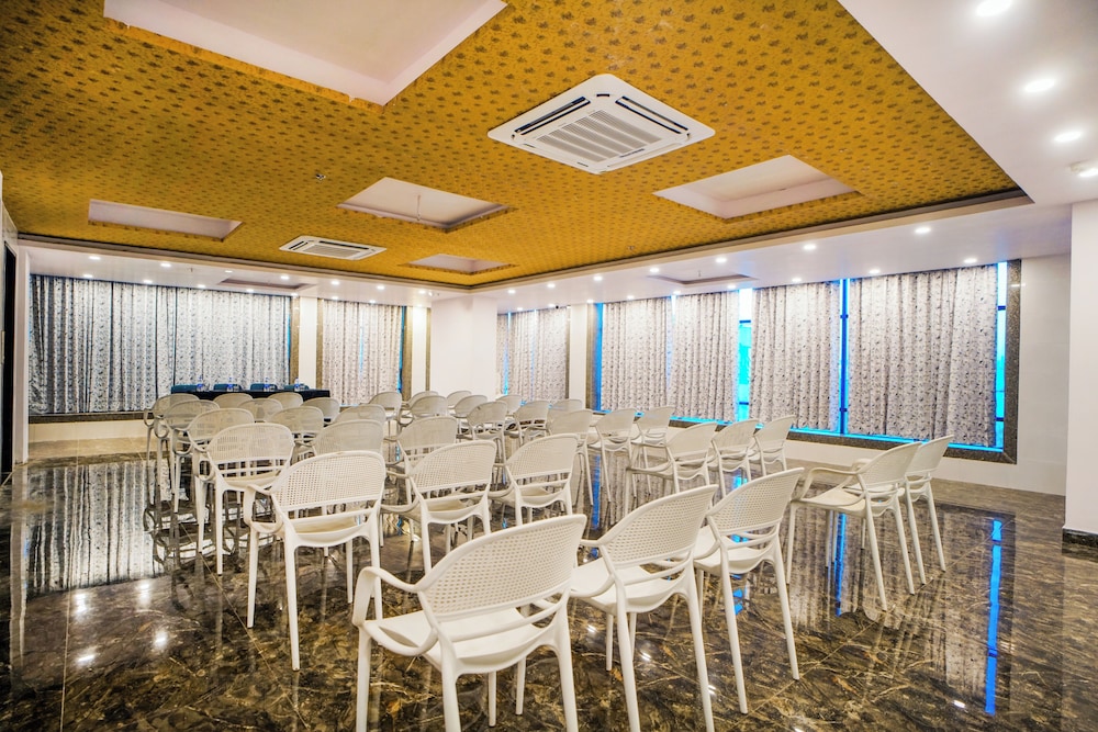 Pax Grand Blue Udaipur 39/50