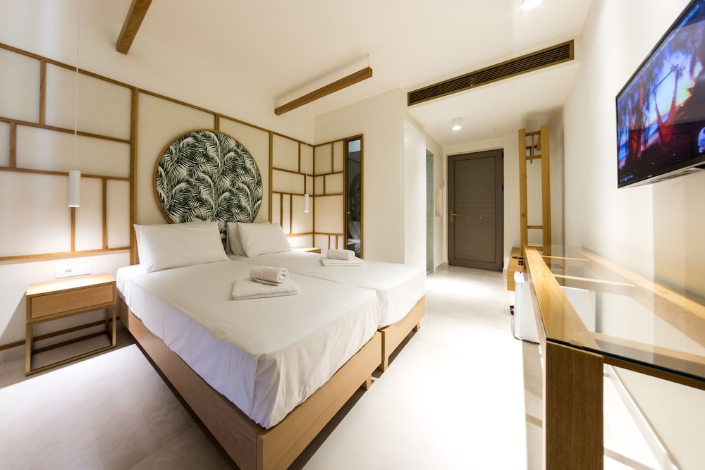 PREMIUM, DOUBLE BED, PRIVATE POOL