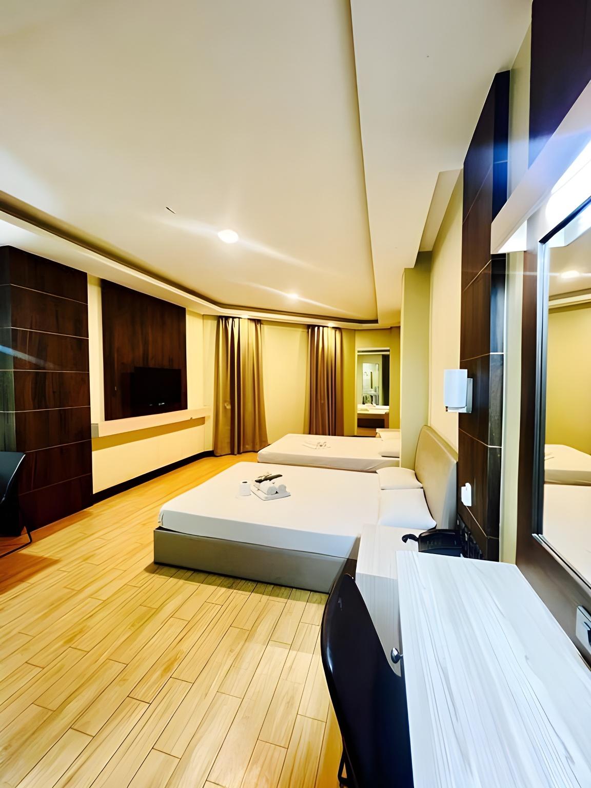 Fiesta, Double Bed, No Window