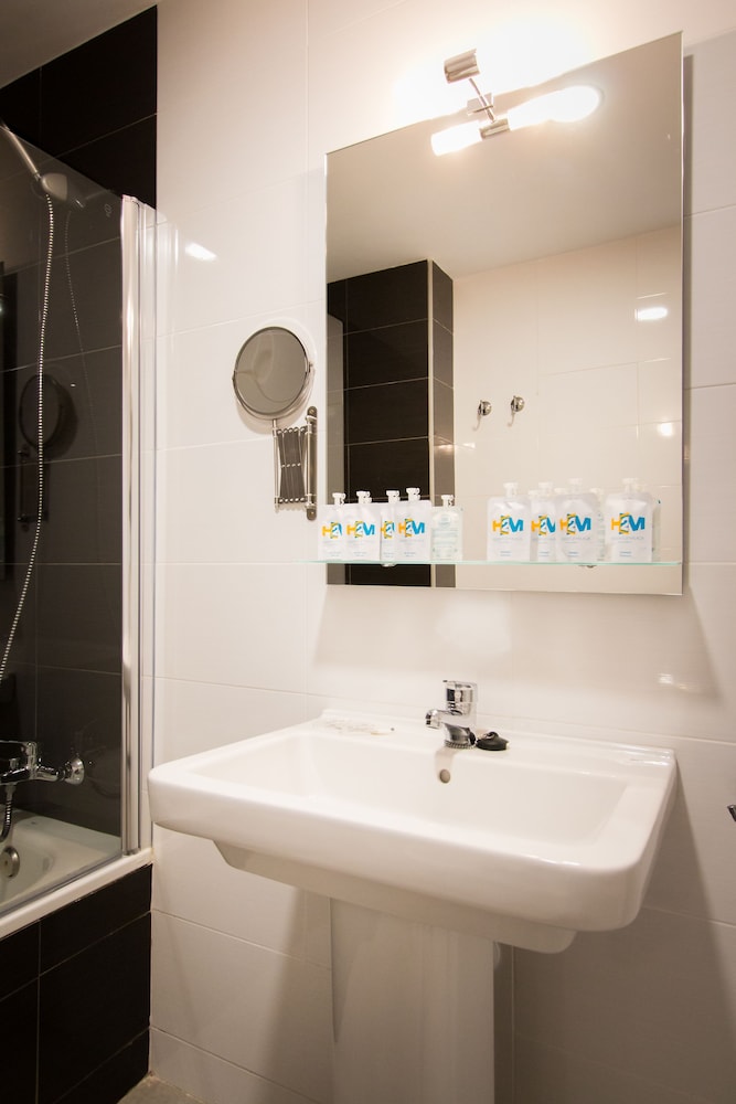 HOLIDAYS2MALAGA SUITES APARTMENTS 4/51