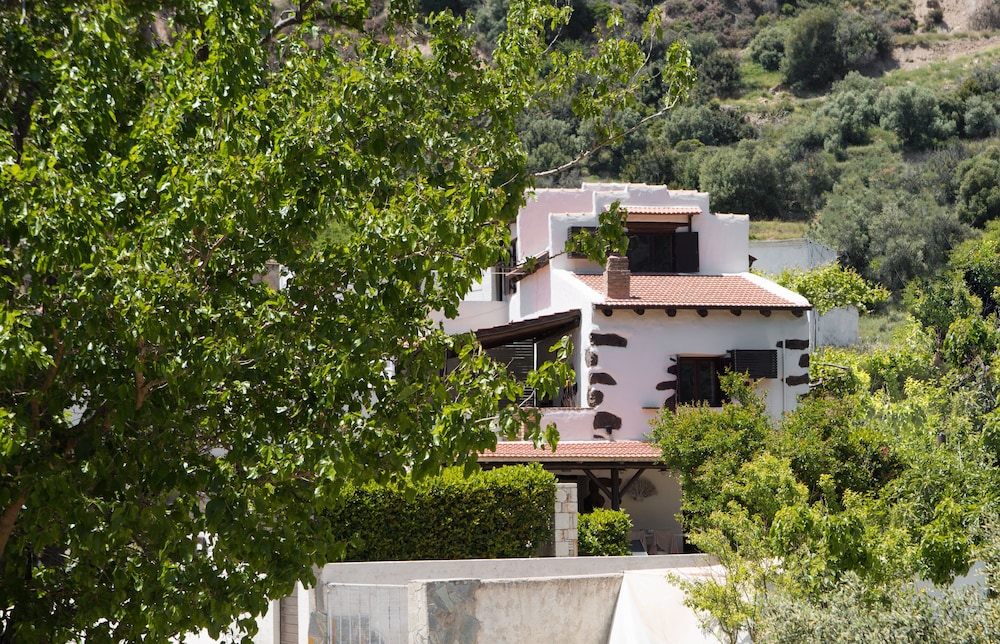 Monastery Estate Guesthouse 43/48