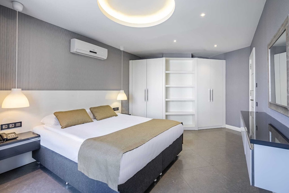 Bmk Suites And Apartments 9/50