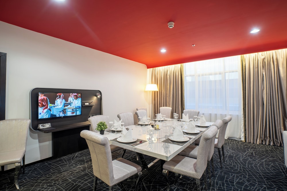 بارك إن باي راديسون نجران(Park Inn by Radisson Najran) 60/66