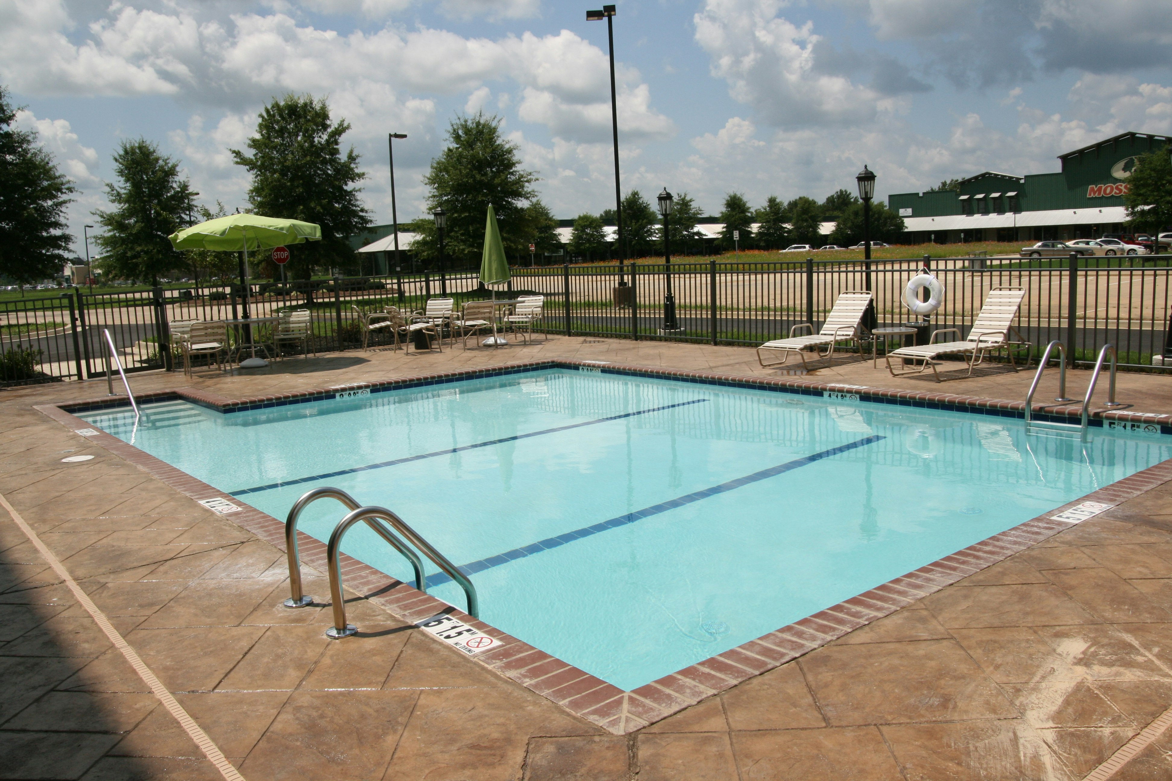 Hampton Inn Suites West Point Ms 13/26