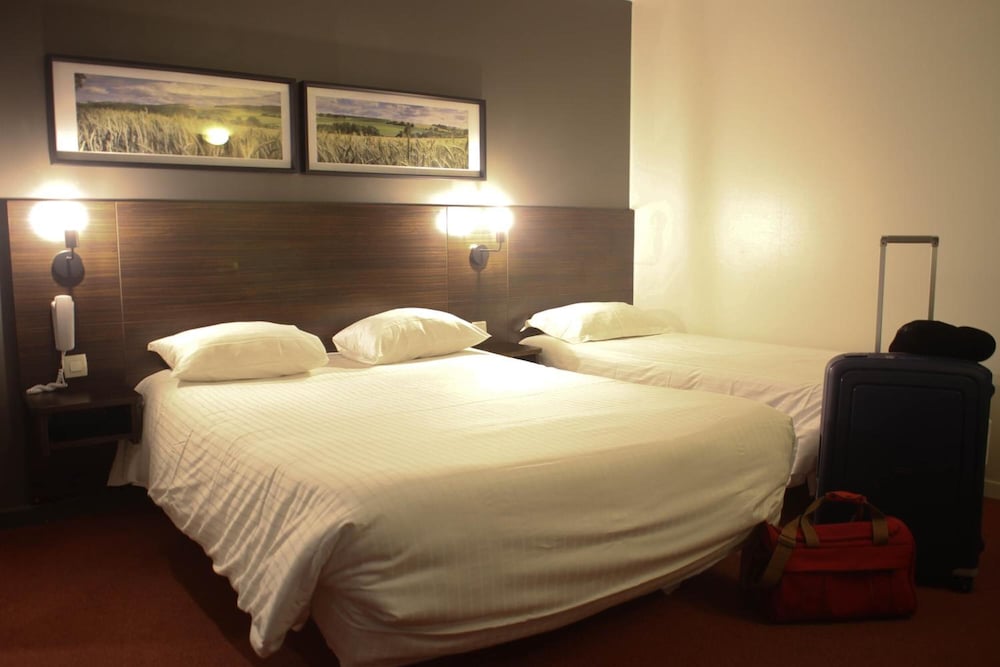 Orly Superior Hotel 30/57