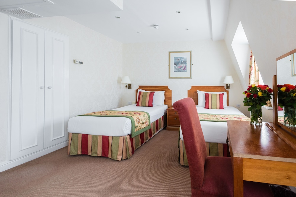 Byron Hotel 36/69