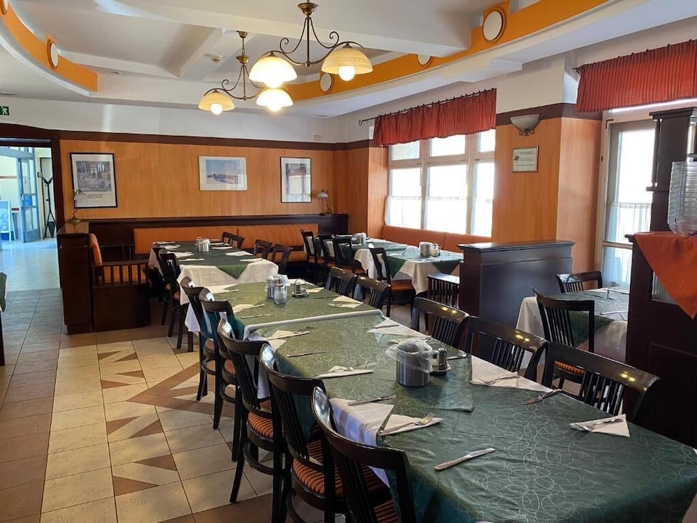 Tisza Alfa Hotel 28/48