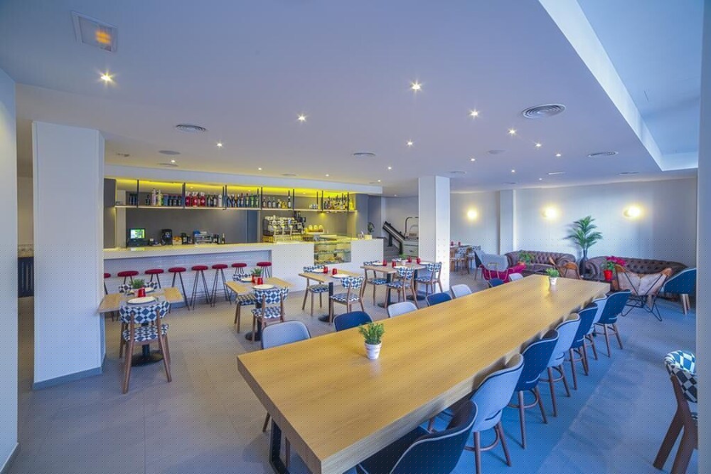 Hotel Canitas Maite Gastronomico 36/38